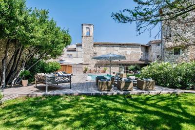 Maison - 596 m² - 13 pièces