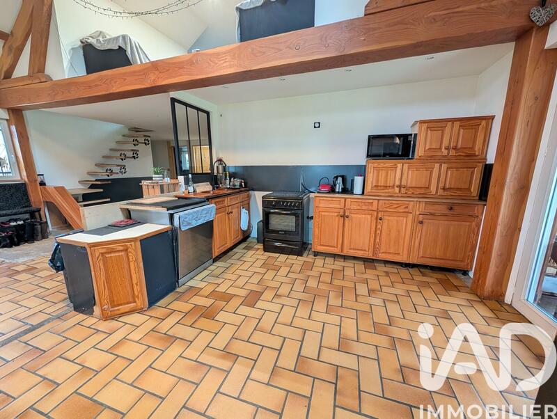 Maison - 212 m² - 7 pièces