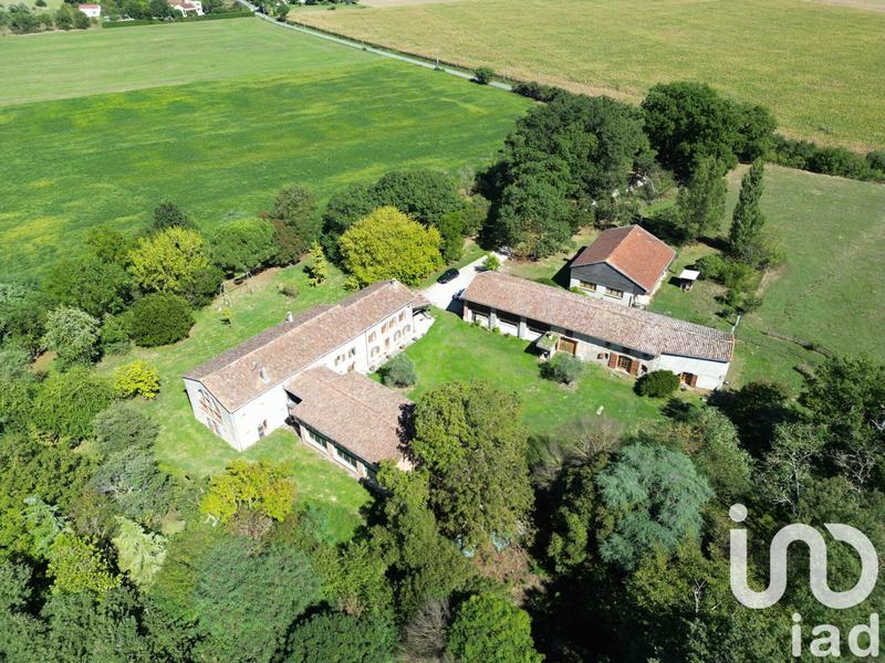 Maison - 564 m² - 13 pièces