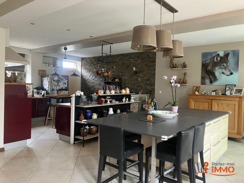 Maison - 301 m² - 8 pièces