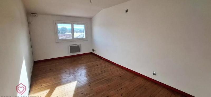 Maison de village - 174 m² - 9 pièces