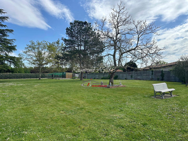 Maison - 263 m² - 11 pièces