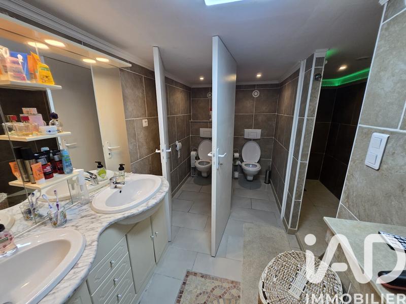 Maison - 318 m² - 10 pièces