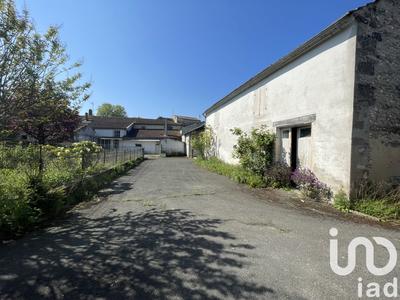 Maison - 300 m² - 12 pièces