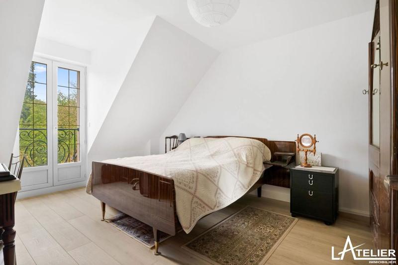 Maison - 210 m² - 5 pièces