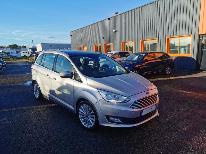 Ford Grand c-Max 1.0 EcoBoost 125 ch Titanium