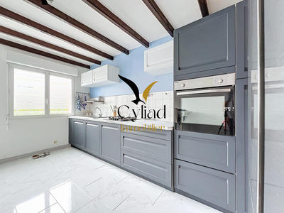 Maison - 92 m² - 4 pièces