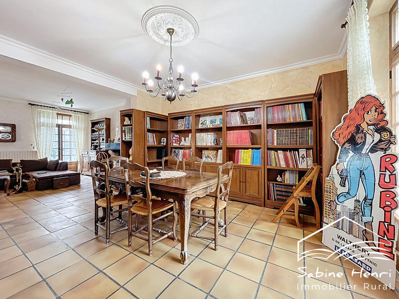 Villa - 185 m² - 9 pièces