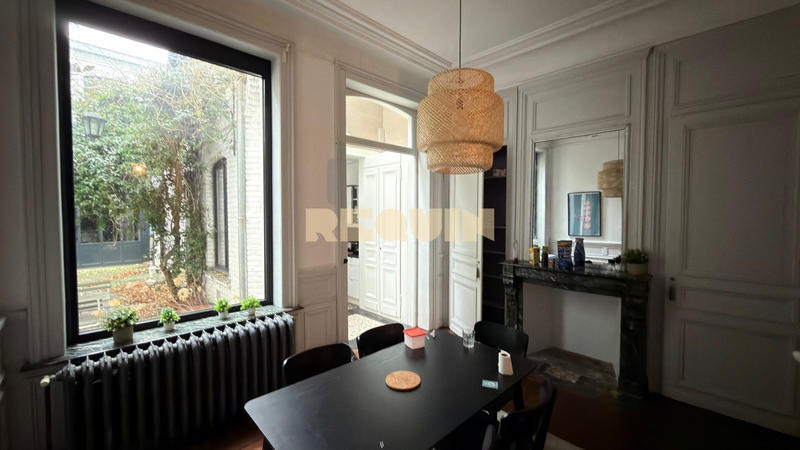 Maison - 185 m² - 8 pièces