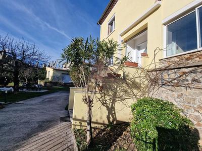 Maison - 197 m² - 8 pièces