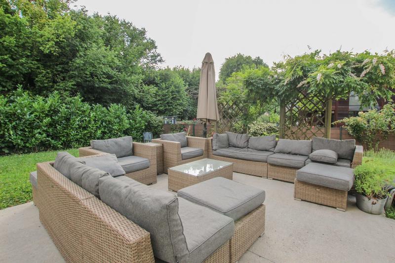 Maison - 204 m² - 6 pièces