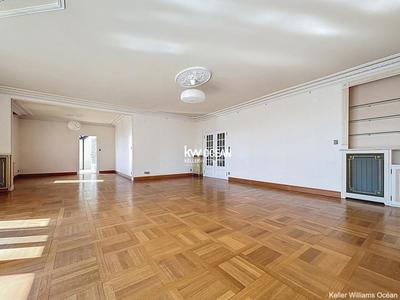 Appartement - 258 m² - 7 pièces
