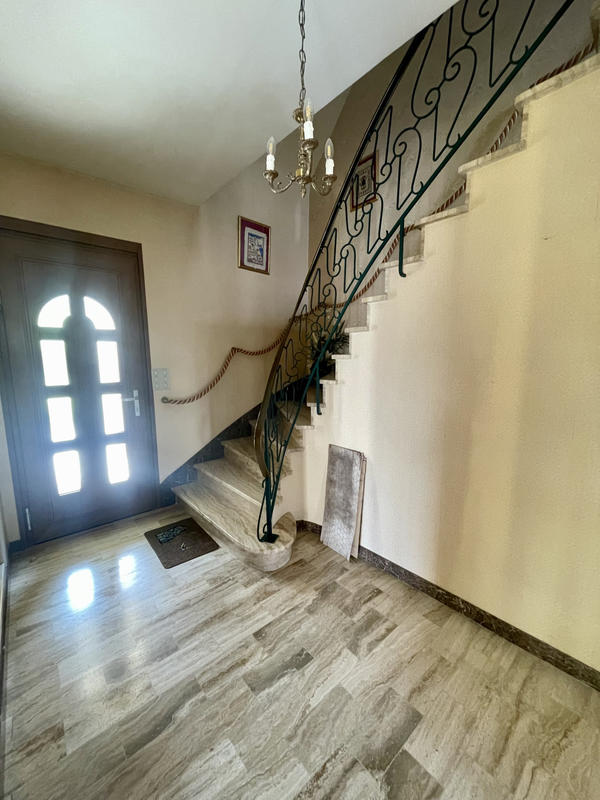 Maison - 214 m² - 5 pièces