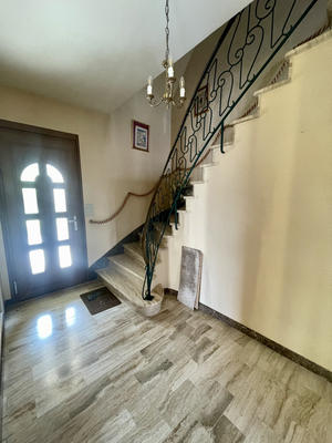 Maison - 214 m² - 5 pièces