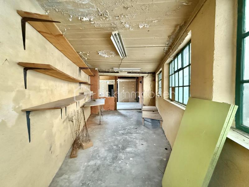 Local commercial - 144 m² - 3 pièces