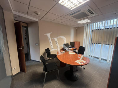 Local commercial - 188 m² - 9 pièces