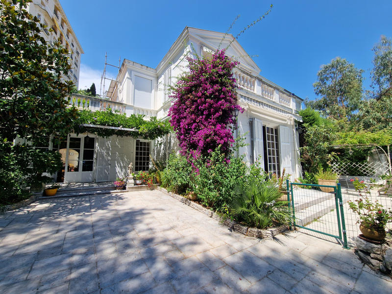 Bastide - 462 m² - 11 pièces