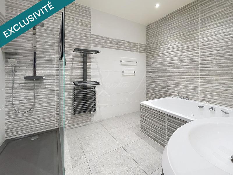 Maison - 368 m² - 9 pièces