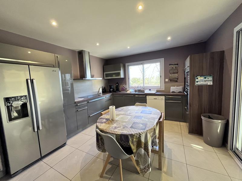 Maison traditionnelle - 183 m² - 6 pièces