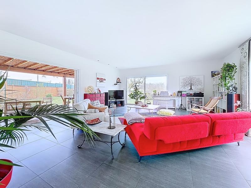 Maison - 228 m² - 6 pièces