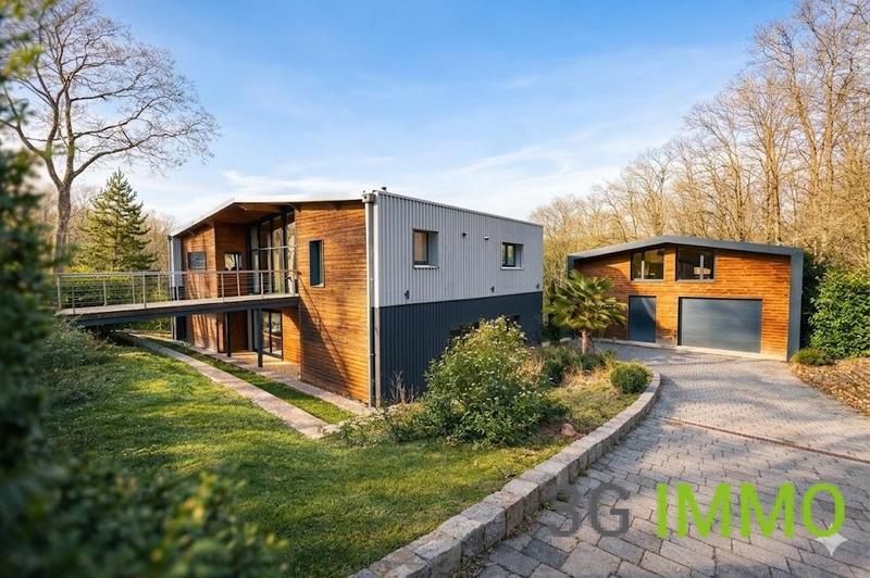 Propriété - 195 m² - 7 pièces