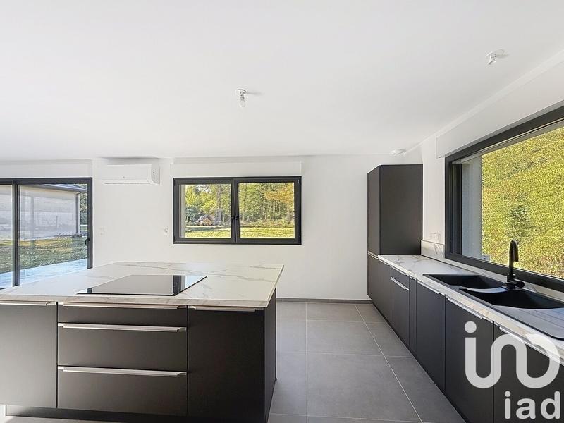 Maison - 140 m² - 6 pièces