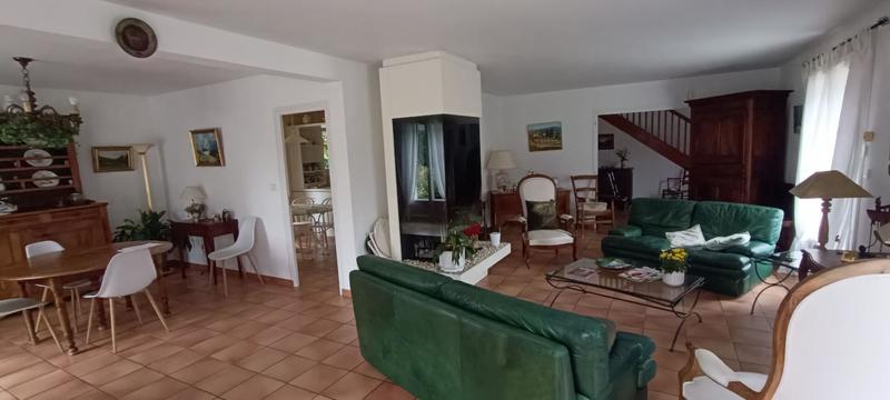 Villa - 227 m² - 8 pièces
