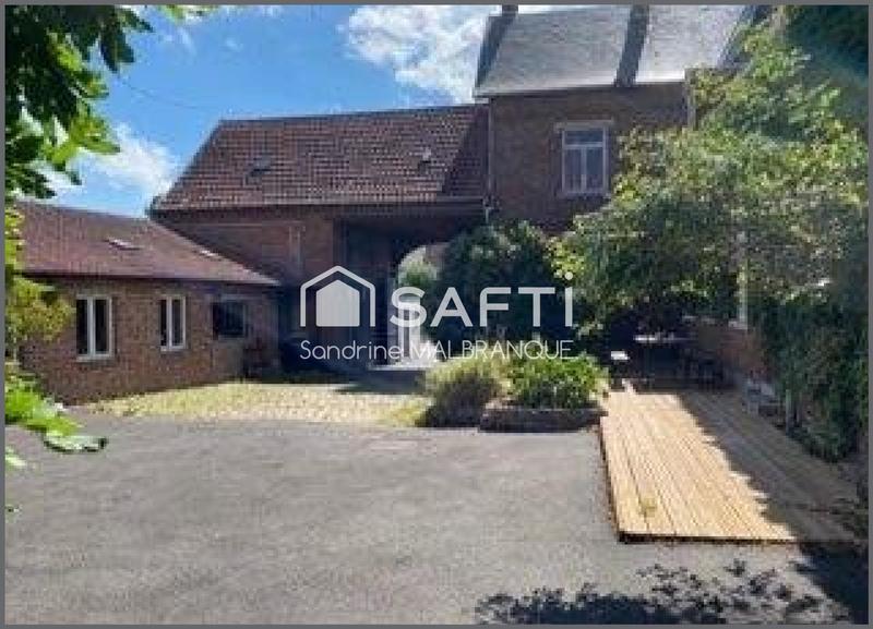 Maison - 240 m² - 10 pièces