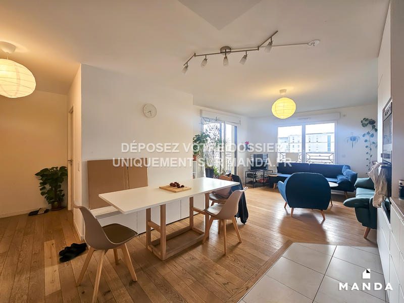 Chambre - 11 m² - 4 pièces