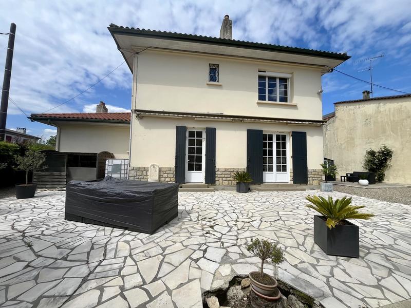 Maison - 245 m² - 7 pièces