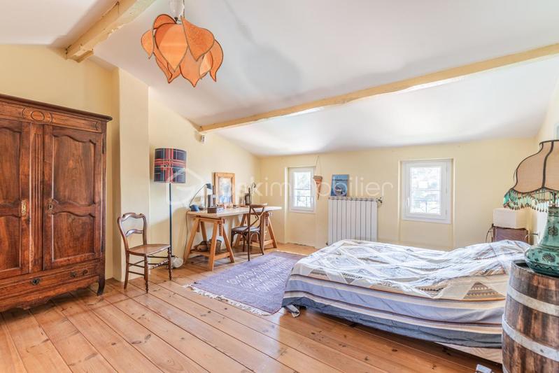 Maison - 218 m² - 6 pièces