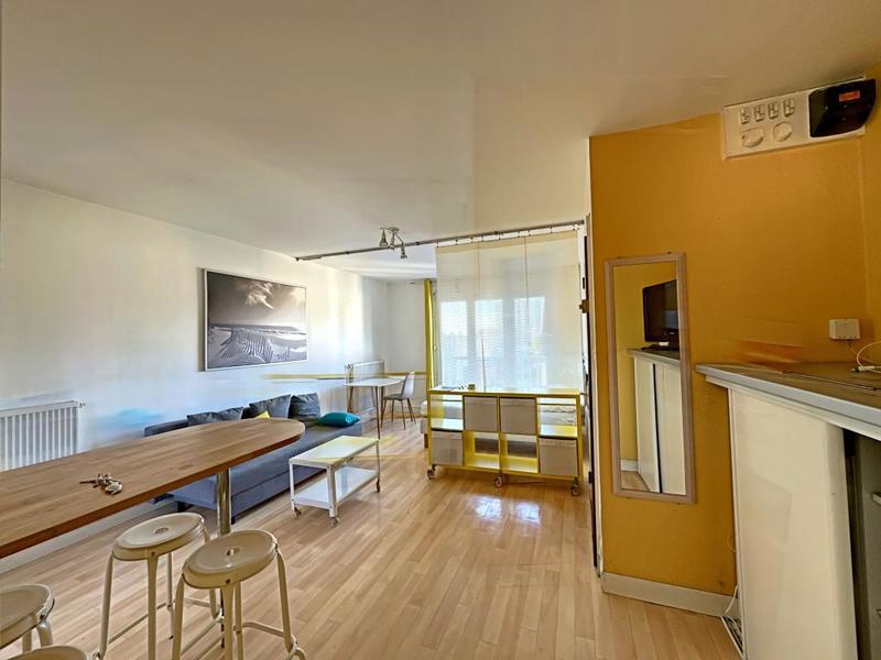 Studio - 30 m² - 1 pièce