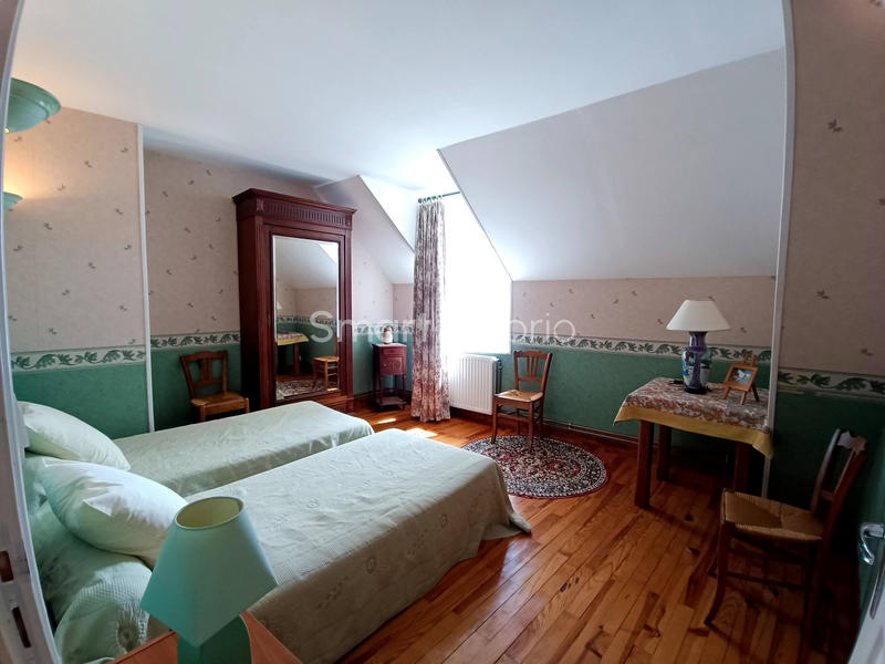 Propriété - 882 m² - 49 pièces