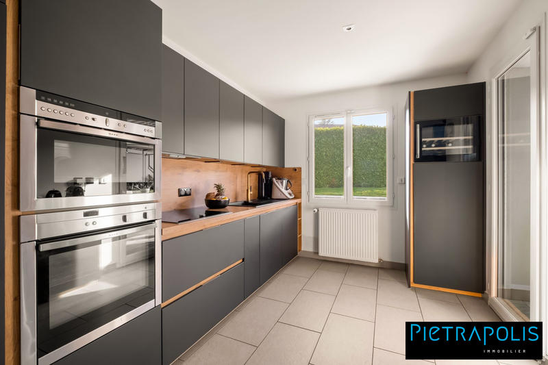 Maison contemporaine - 226 m² - 8 pièces