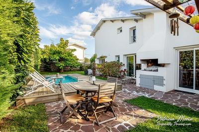 Maison - 165 m² - 6 pièces