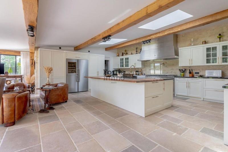 Demeure - 350 m² - 11 pièces