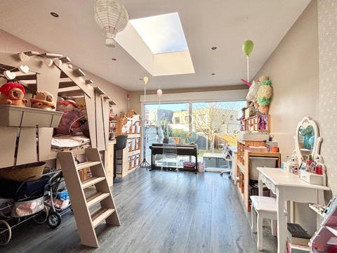 Maison - 137 m² - 6 pièces