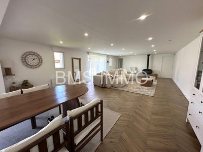 Maison - 251 m² - 6 pièces