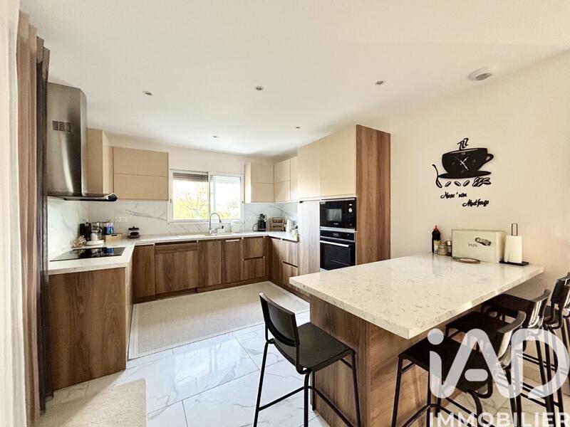 Maison - 190 m² - 3 pièces