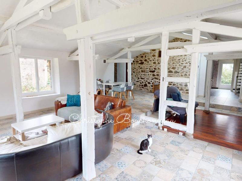 Maison - 202 m² - 6 pièces