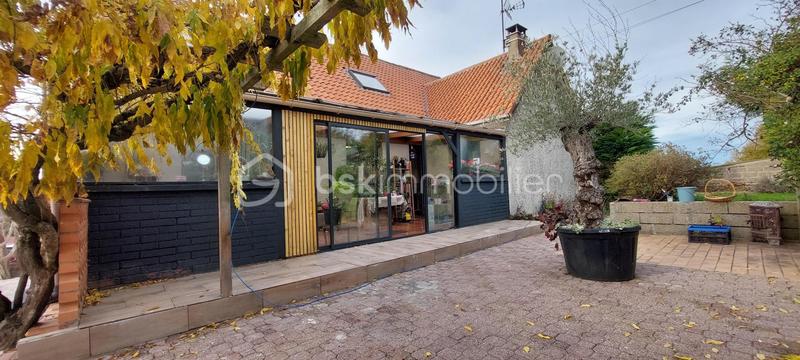 Maison traditionnelle - 209 m² - 6 pièces