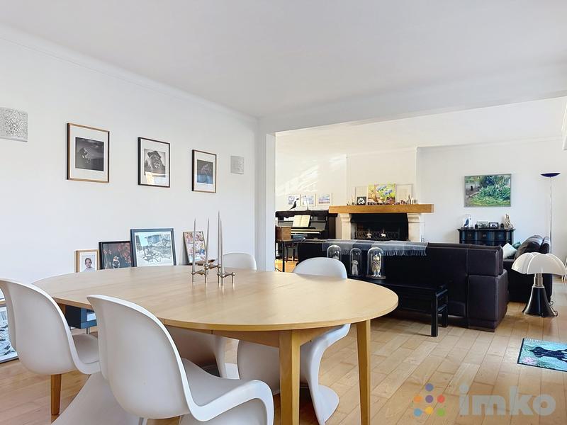 Maison - 256 m² - 8 pièces