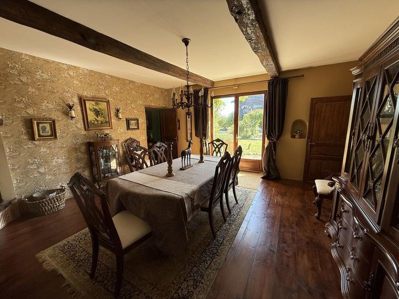 Maison ancienne - 296 m² - 6 pièces