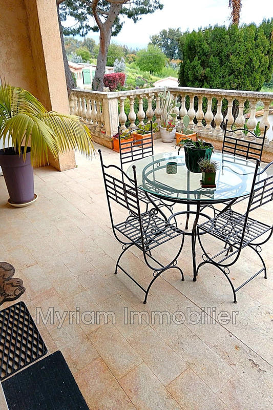 Maison - 265 m² - 8 pièces