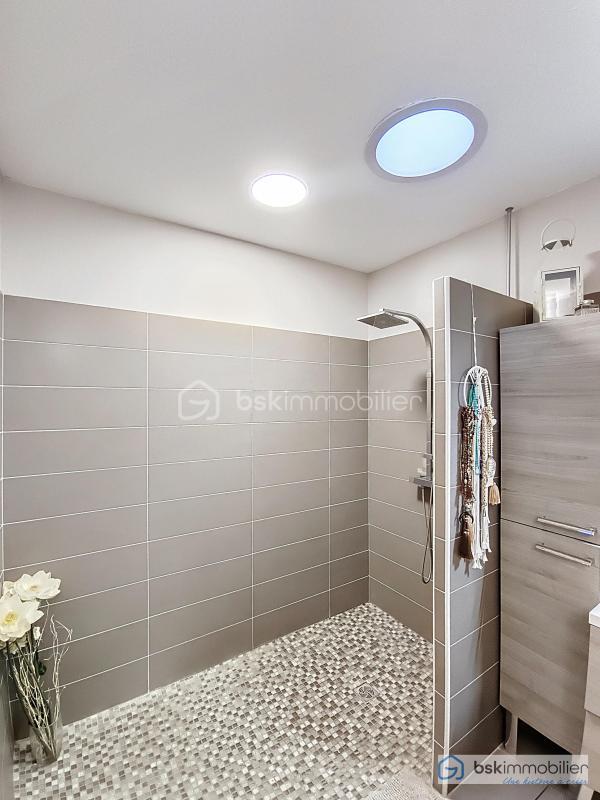 Maison traditionnelle - 145 m² - 5 pièces