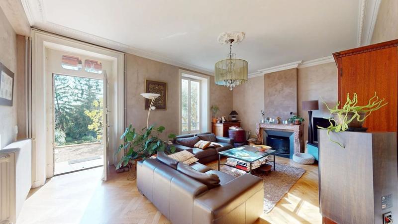 Maison - 280 m² - 7 pièces