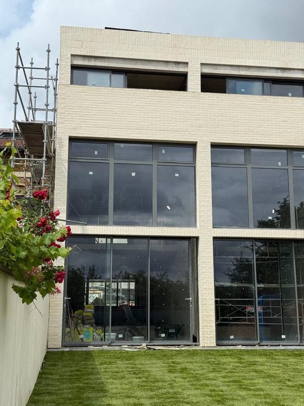 Maison contemporaine - 260 m² - 8 pièces