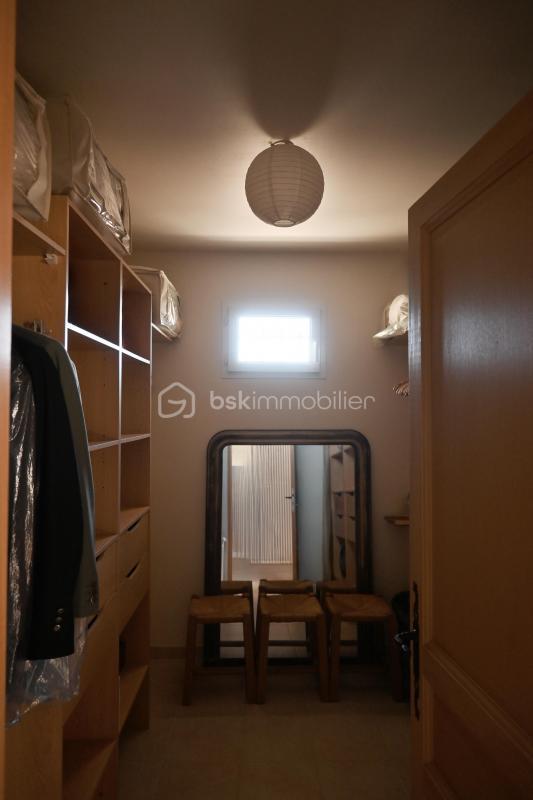 Maison - 210 m² - 7 pièces