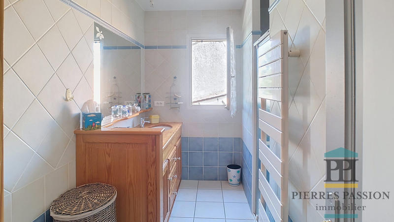 Maison - 275 m² - 9 pièces