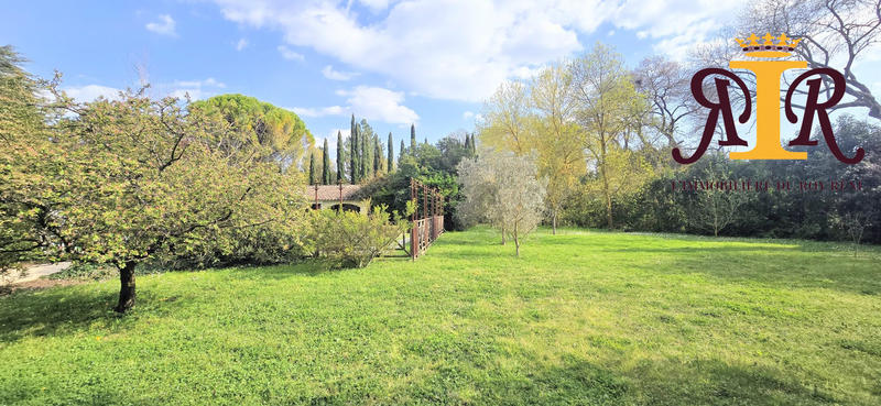 Maison - 270 m² - 10 pièces